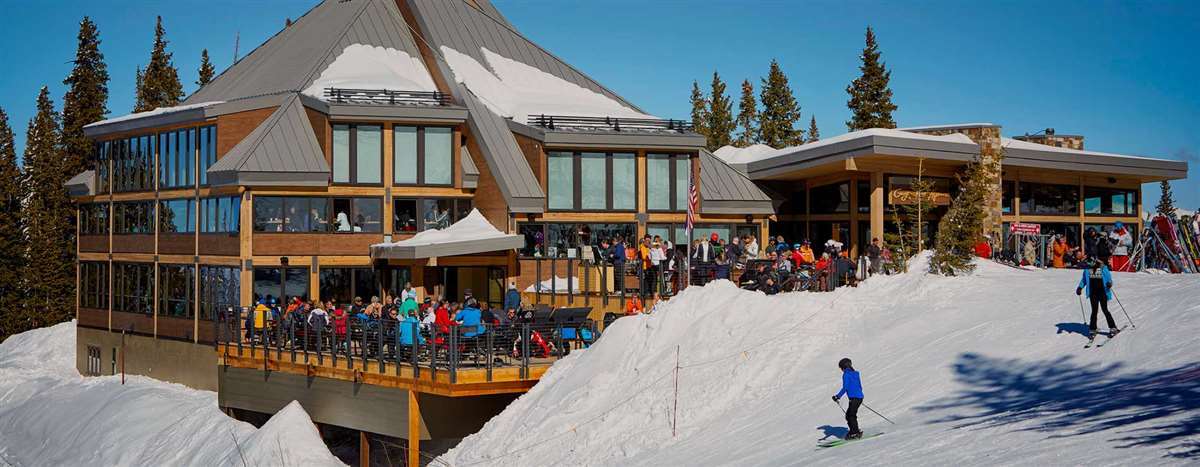新雪季新动向，阿斯本雪堆山滑雪村积极打造舒适滑雪体验