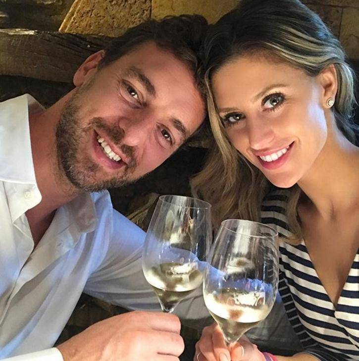 现如今的保罗·加索尔成为了人生赢家了,不仅事业蒸蒸日上,而且还拥有