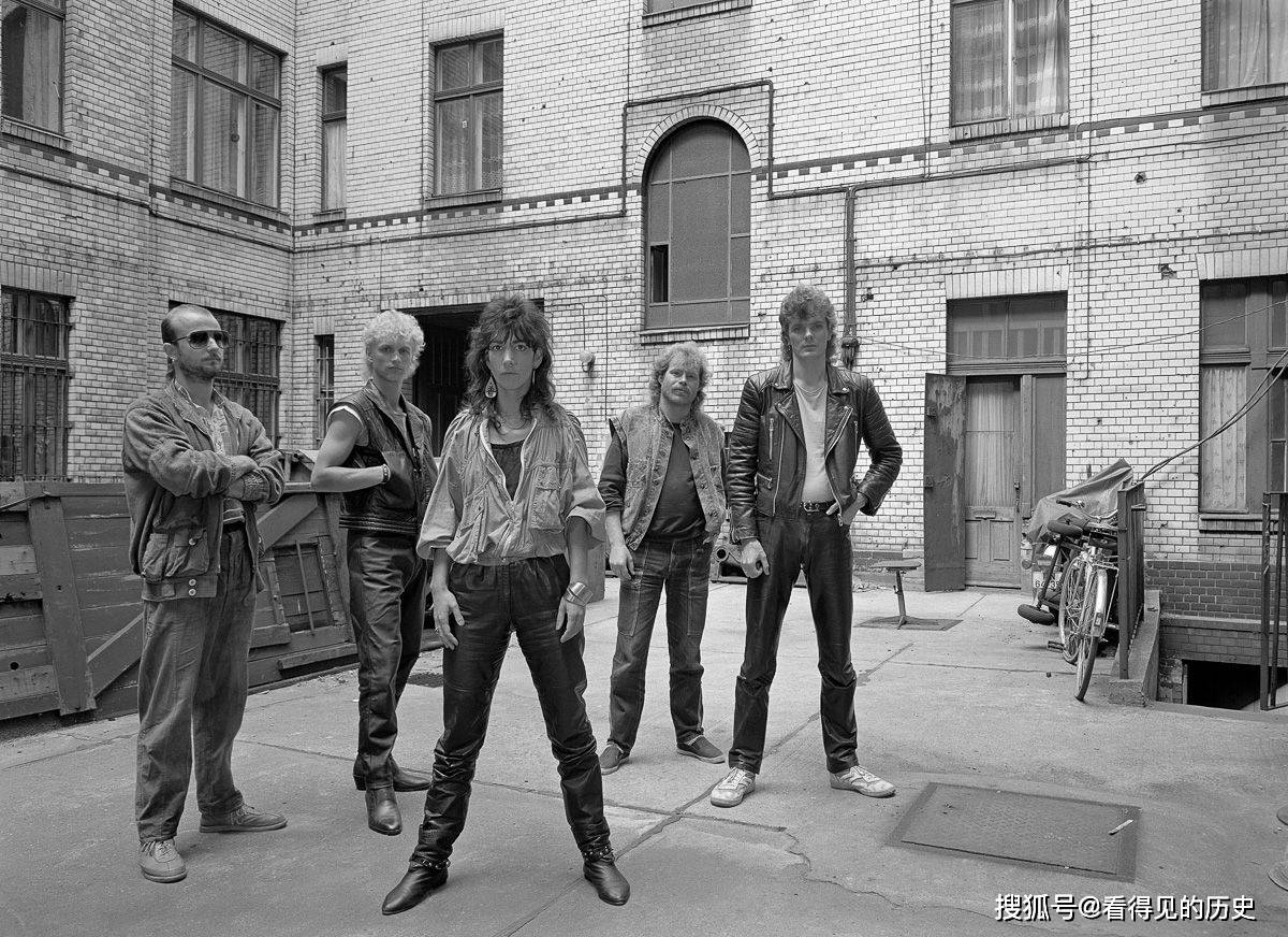 摇滚乐队" phonolog".