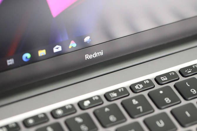 进行了|全新模具超视网膜全面屏 RedmiBook Pro 14评测