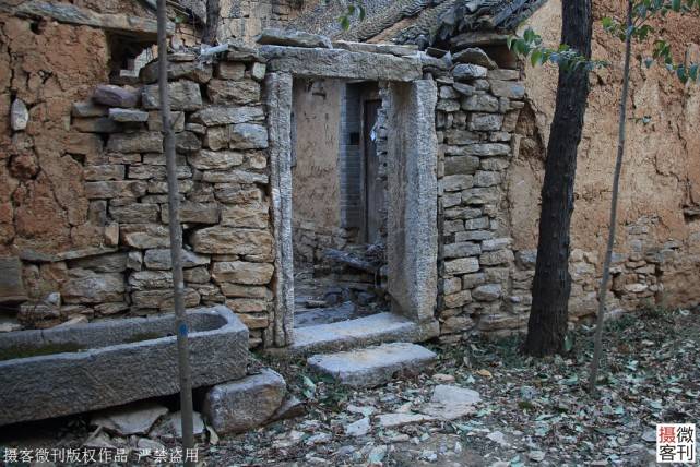 河南深山藏古村落成拍照打卡地，50多座石窑来自明清时期