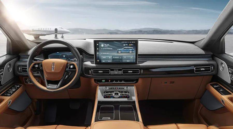 飞行家汽车内饰 e65756bb33e34292af07d41ac5a1212f.jpeg