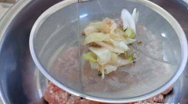 羊肉馅放十三香行吗 8e53b0685c024bb99e9572e4e7c64464.jpeg