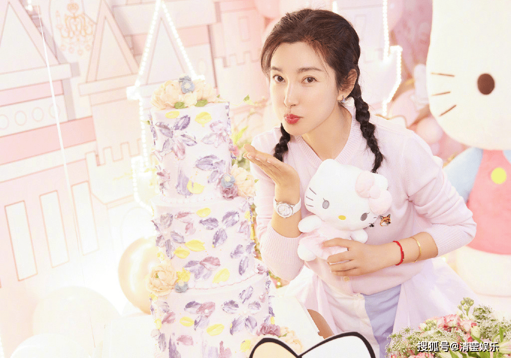 昨日2月27日,李冰冰迎来她48岁生日,只是工作繁忙的她本就无暇顾及这
