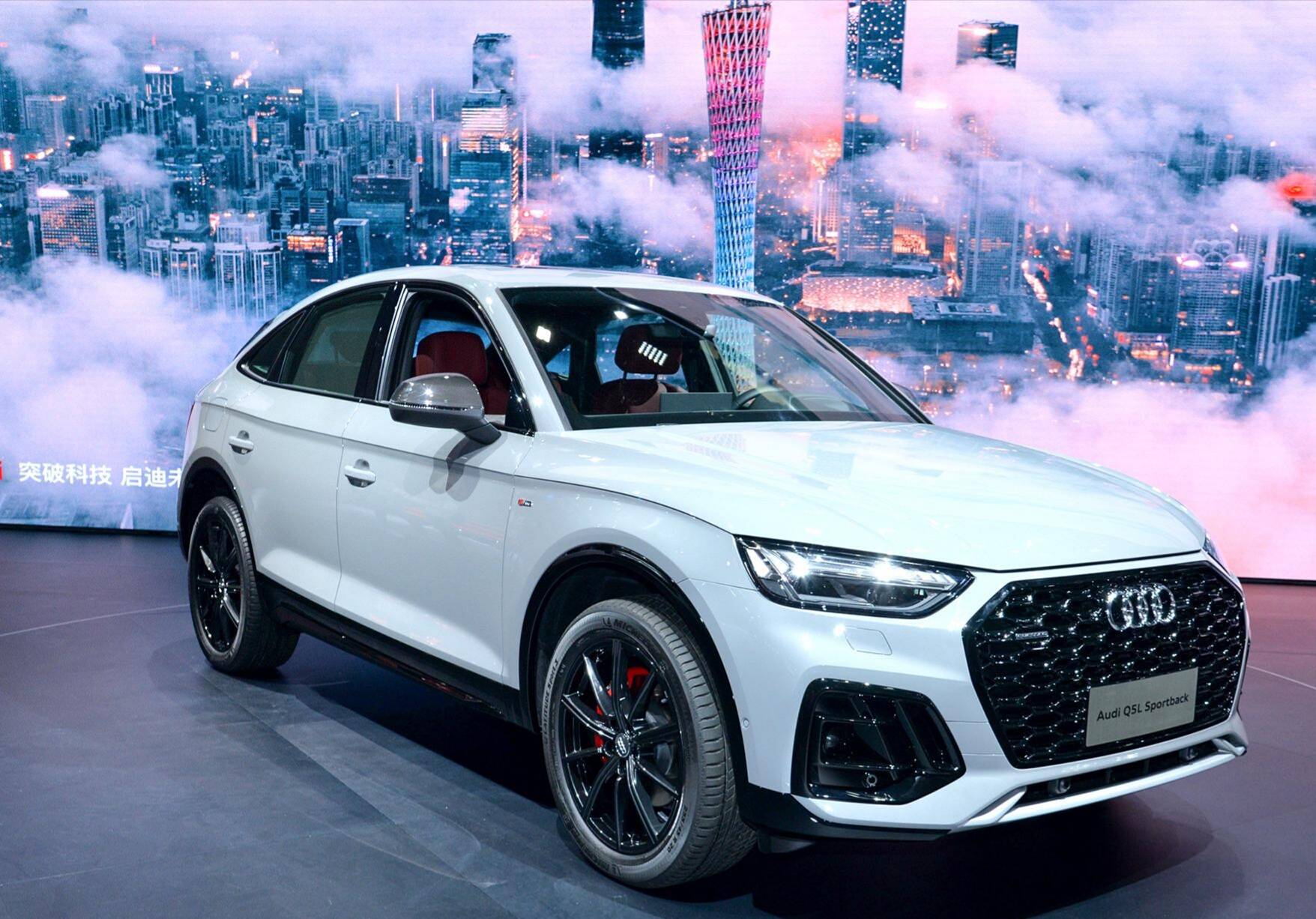 对于这台刚刚亮相的全新运动版本的奥迪q5车型,相信大家都有了一定的