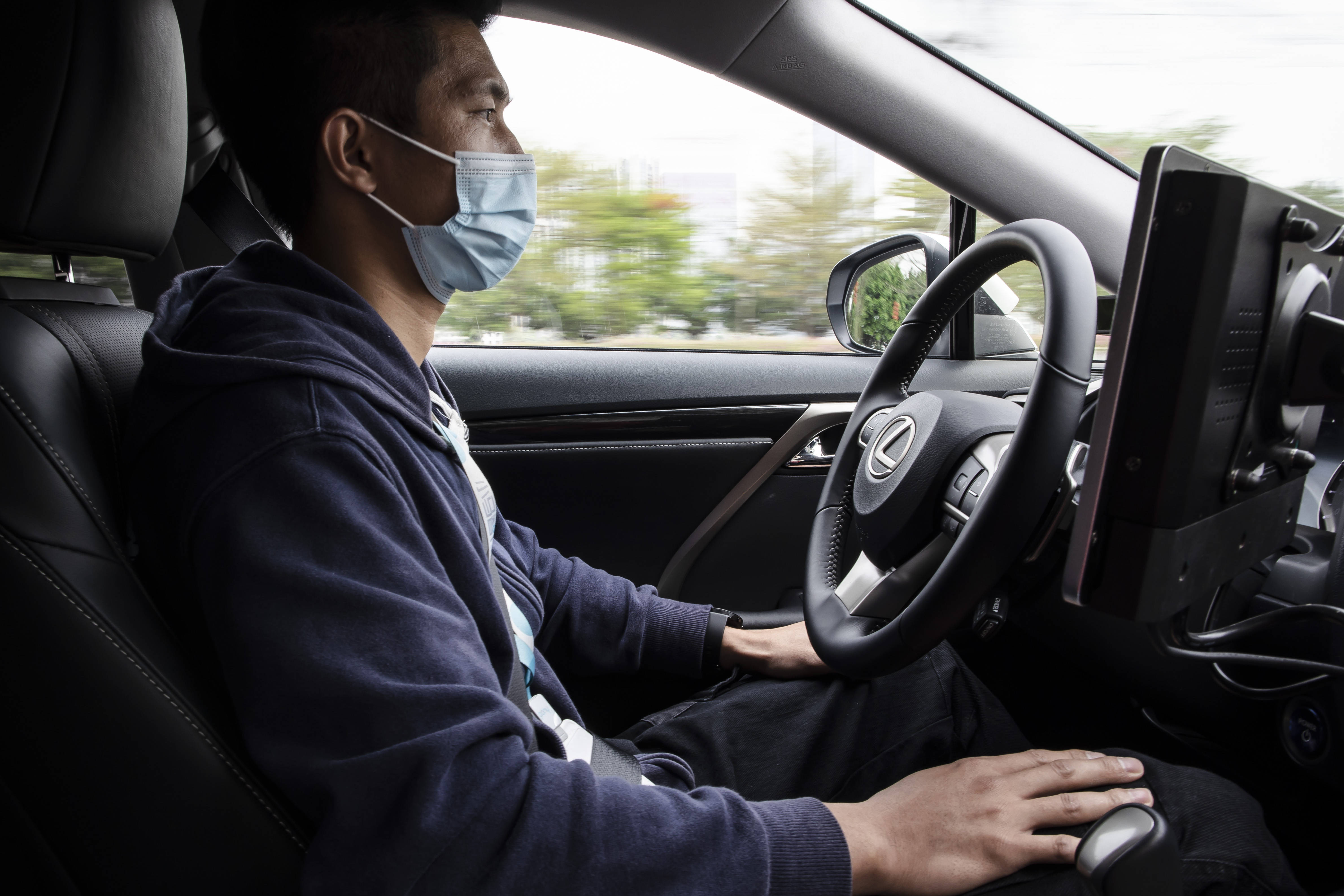 无人驾驶汽车开上阅江路,看11公里一江两岸美景