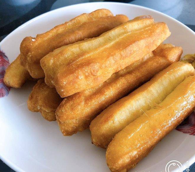 在家怎么做油条酥脆好吃又松软 f62e2688aed941cfb70edf7f51d47095.jpeg
