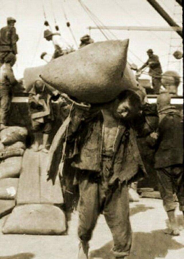 码头丢东西是如此普遍,以至于到了20世纪50年代,人们都觉得海运不行了