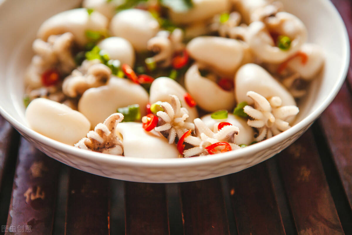 原创油葱蒜蓉墨鱼仔,鲜香q弹超入味,色香味俱全,做法简单的家常菜