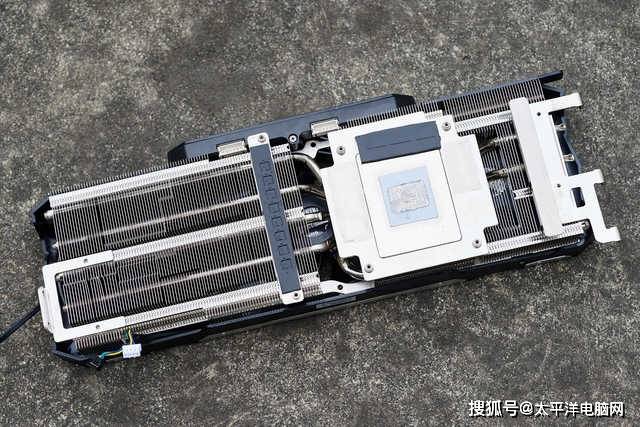 游戏|12G显存真有用吗？索泰RTX 3060天启OC评测