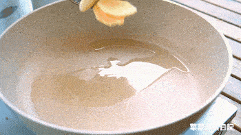 40ab66b1cdf24678aabaec7b600b9fc5.gif