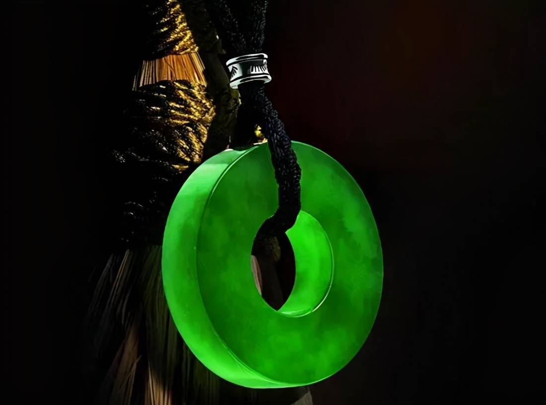 翡翠简史发行读懂腾冲翡翠故事从这里开始