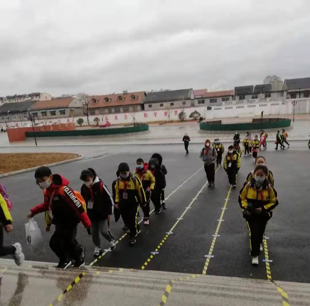 枣庄市回民小学克己奉公干事业爱岗敬业为人民