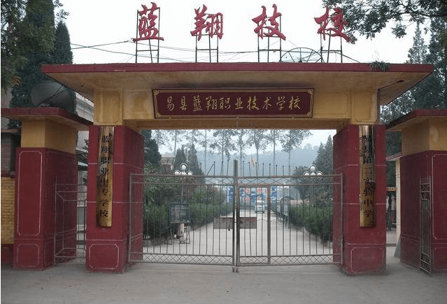 的,考二本门都没有,还不如趁早找个"蓝翔技校"读将来还能找一份工作