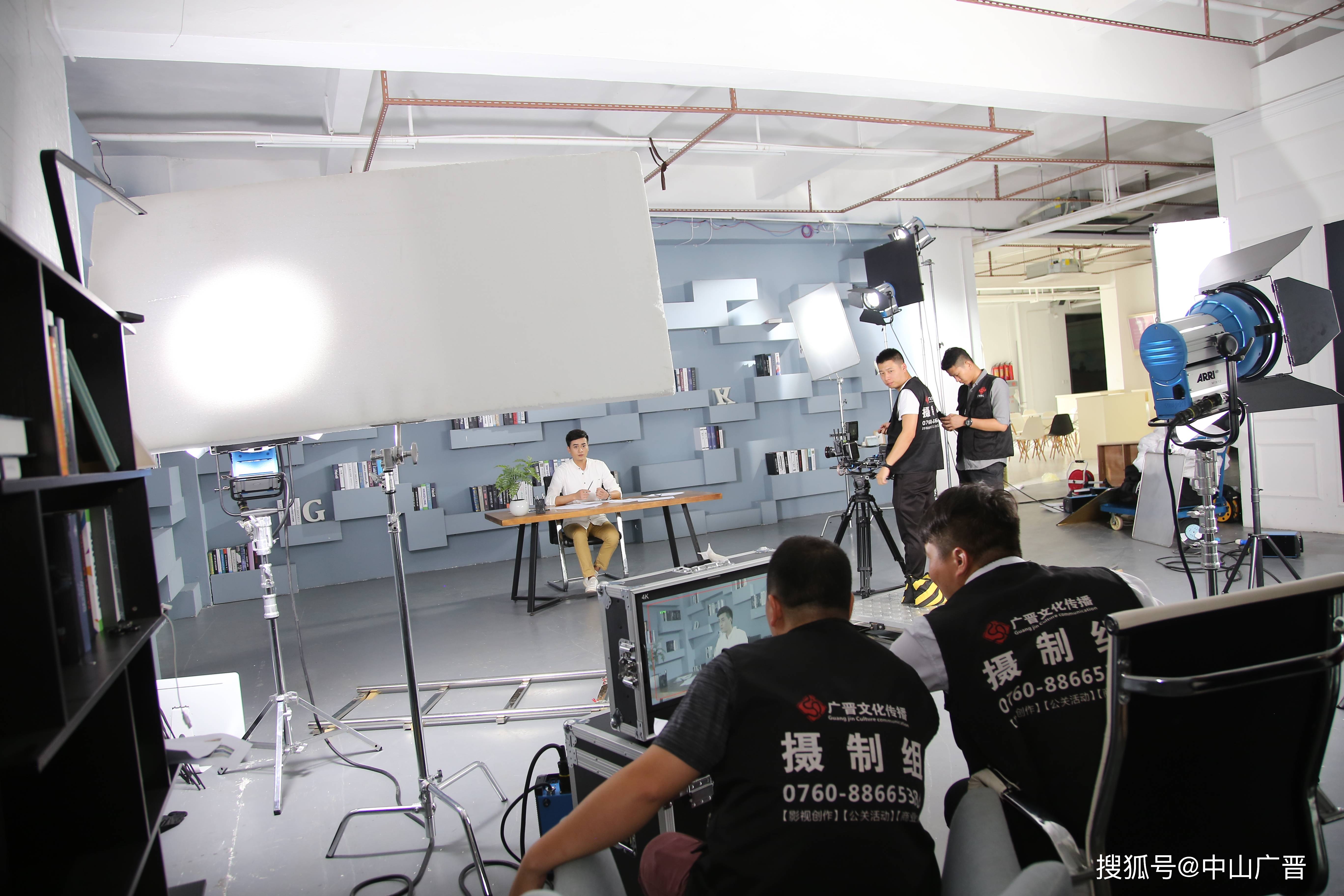 如果有条件就要去公司进行实地考察,办公环境,团队实力,后期制作