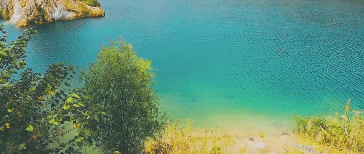 无名“翡翠湖”，驴友偶然发现，有人称其为“苏州小九寨”