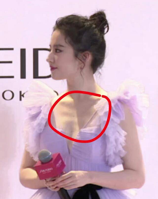 刘亦菲的胸凸点图片