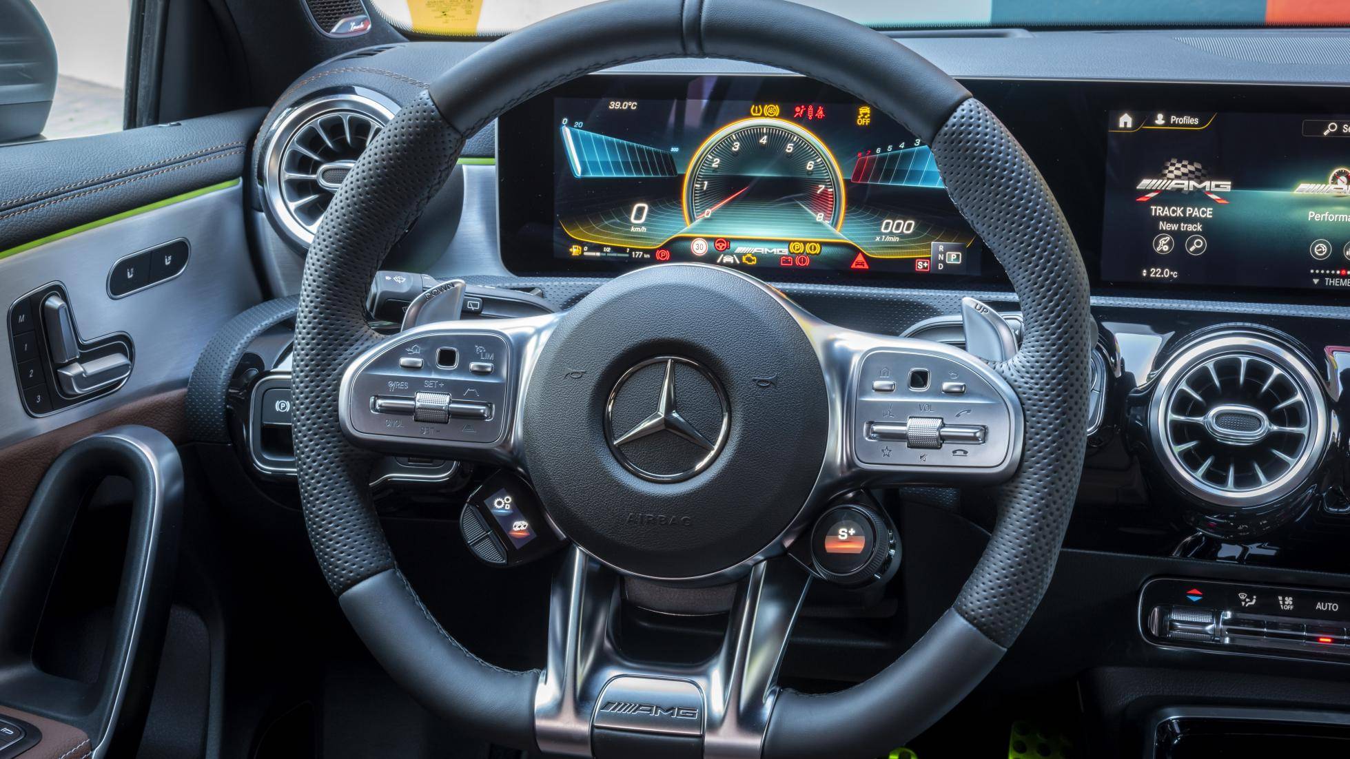 玩儿车爱好者的心仪座驾,梅赛德斯奔驰amg a45 s