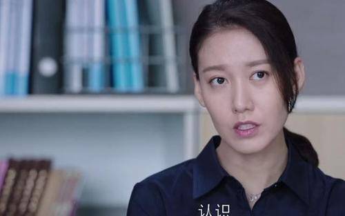 她是靳东的亲妹妹,因《都挺好》一夜爆红,出道20年零绯闻_高露