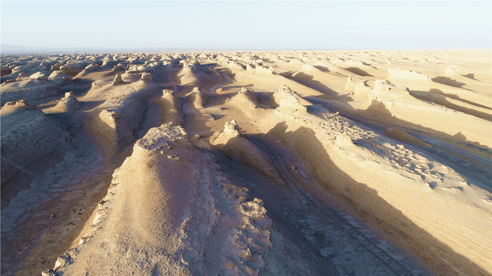 绿水青山丨新疆若羌空中俯瞰罗布泊最神秘的雅丹