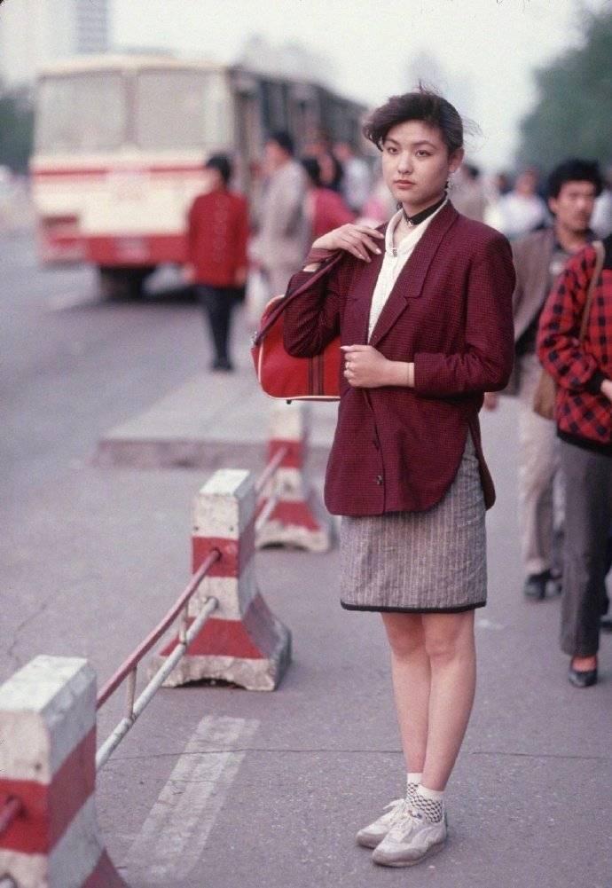 上世纪90年代女性服装图片