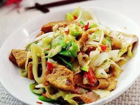 炒什么菜需要辣椒面 a0bf3f30c32841c1b93a82c1acac99cf.jpeg