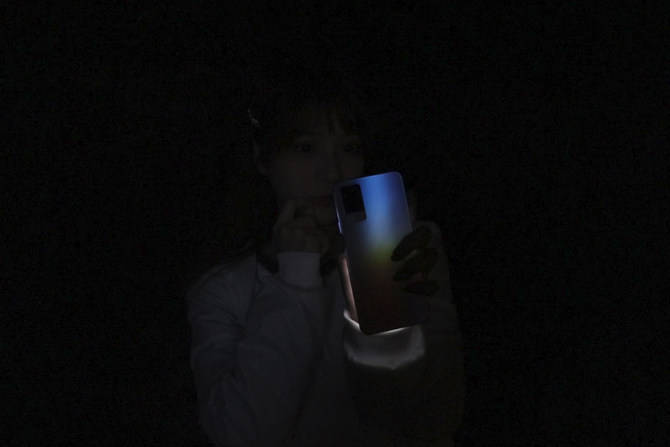 黑夜|能照亮黑夜的vivo S9 重新定义了手机的自拍技术