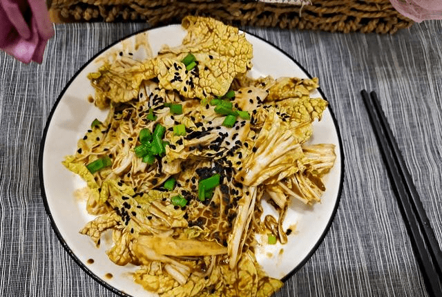 酸辣白菜怎么炒又脆又甜 cd3fe32c4bdd47d885bee378786228e1.png