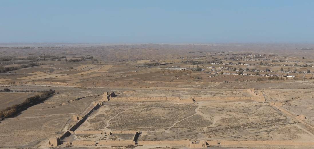 甘肃废弃古城——骆驼城，是我国最完整也是最大的汉唐遗址