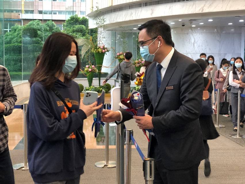 大厦|花式宠爱只为您，YEService越商务为女神客户送甜蜜祝福