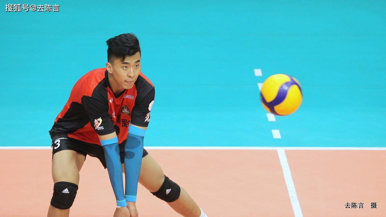 图说 浙江体彩男排备战新赛季联赛_李咏臻