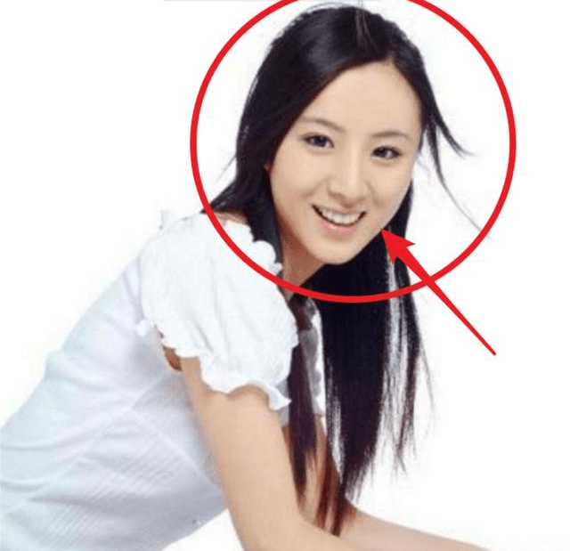 原创素颜状态引关注35岁薇娅做手术晒自拍都羡慕纯天然的脸