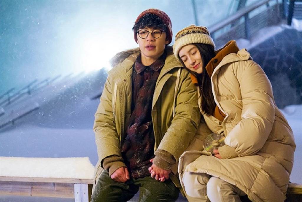 angelababy自呛「正常人谁会叫baby啊」 和李鸿其谈恋爱看极光