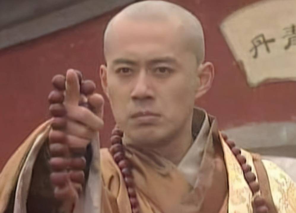 玉林秀任务失败,当场自行坐化,众大臣垂头丧气归来,孝庄立马明白失败