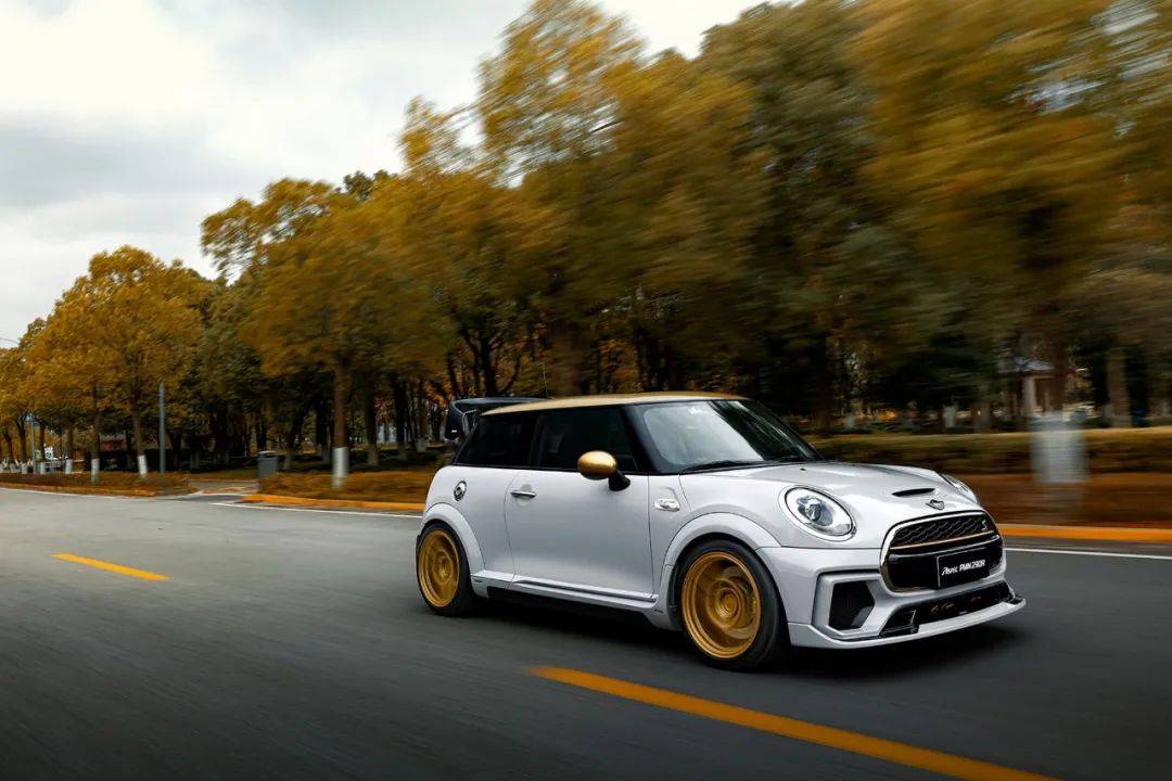 mini美女车主也疯狂全面升级aspec宽体大尾翼套件动力达290匹