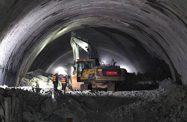 原創湖南建一座四連拱隧道雙向十車道屬國內首創就在長沙境內