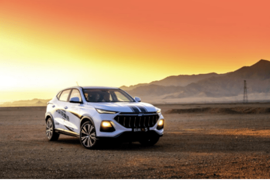 suv百米加速排行_原创这才是实力派跨界suv,车长4米7重1.9吨,252马力提速6.8秒