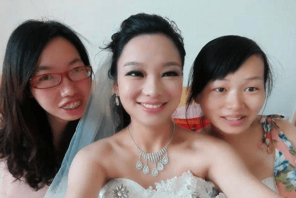 原创
每日一笑:人家娶媳妇都是过日子的,大哥你这媳妇是防台风的吧