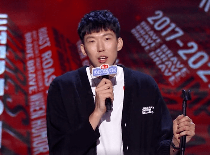 周琦与郭艾伦上《吐槽大会》后引发了多方的争论,范志毅对周琦与