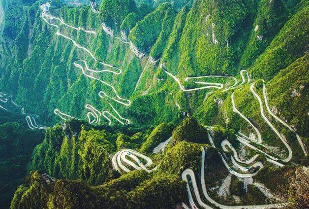 湖南最美的公路，每公里造价1000万，被誉为“天下第一公路奇观”