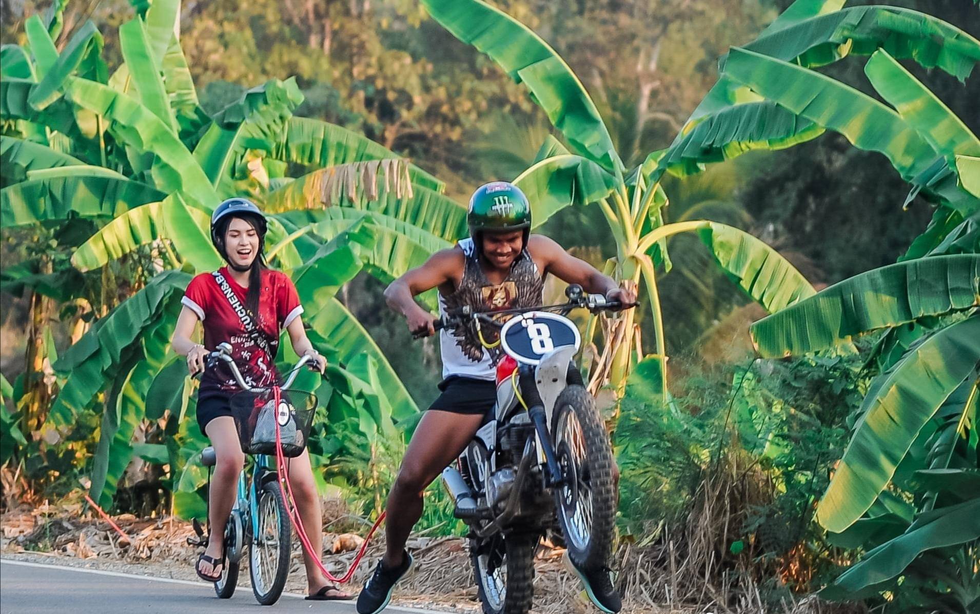 原创要结婚了泰拳王播求晒出与美女甜蜜合照粉丝我爱上嫂子了