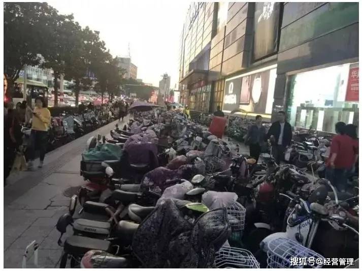 10万人口的县城适合做什么生意_小车10万公里要做什么