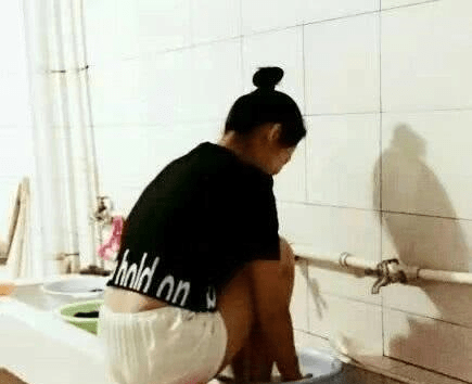 原创
每日一笑:人家车模都是来吸引顾客的,你是来砸场子的吧