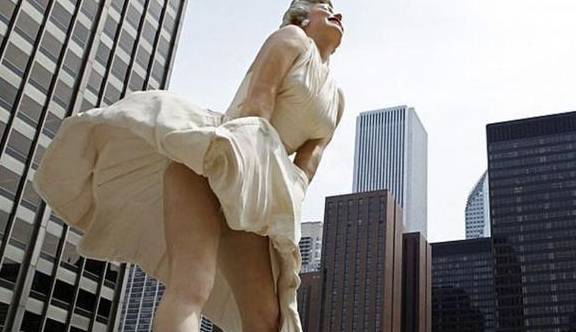 世界上最尴尬的雕像，耗资500万元建设，却仅展出300天就被拆除