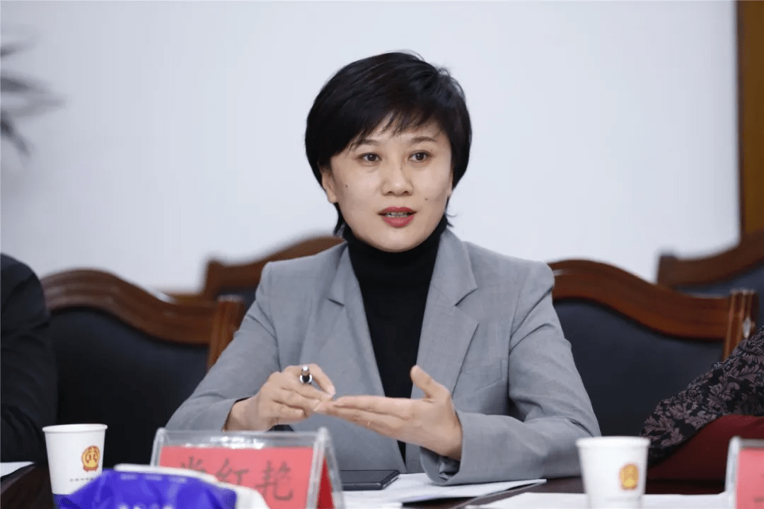 坚持开门搞整顿! 吕梁中院队伍教育整顿第一次座谈会召开