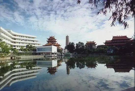 两所实力强的高校长安大学和福州大学中等学生千万别错过