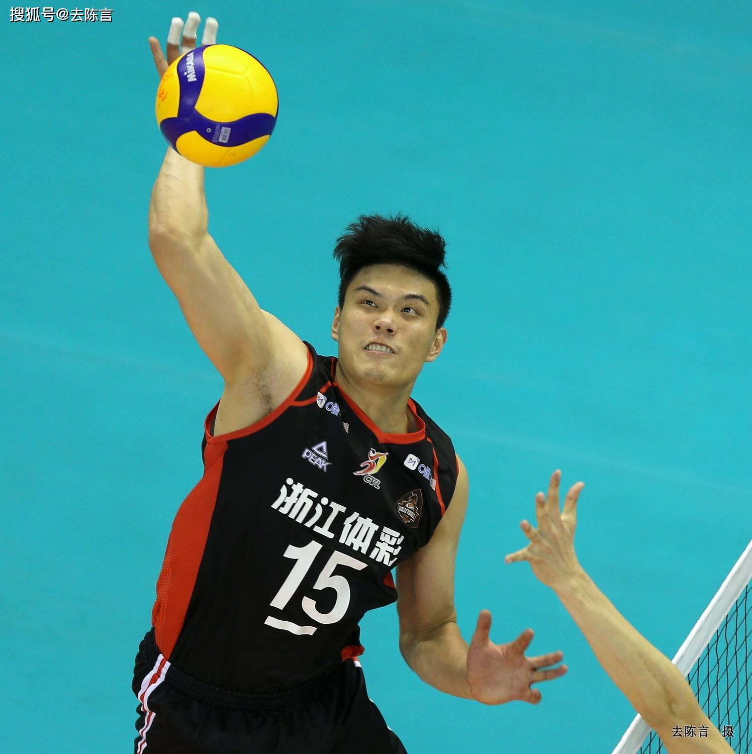 老将的风采 浙江体彩男排队长 金志鸿