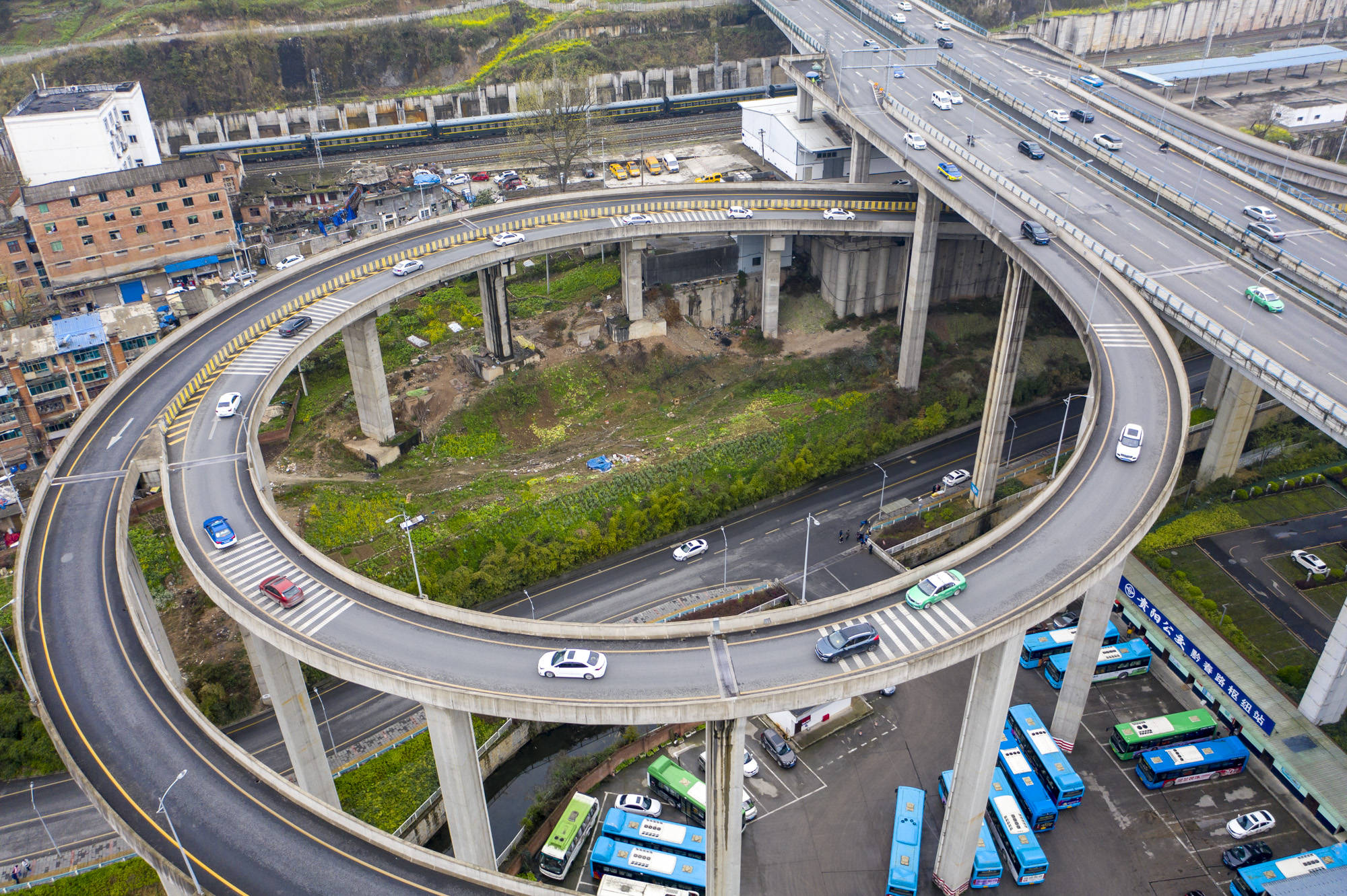 原創貴州有座奇葩立交橋5層8出口像過山車老司機上來被繞暈