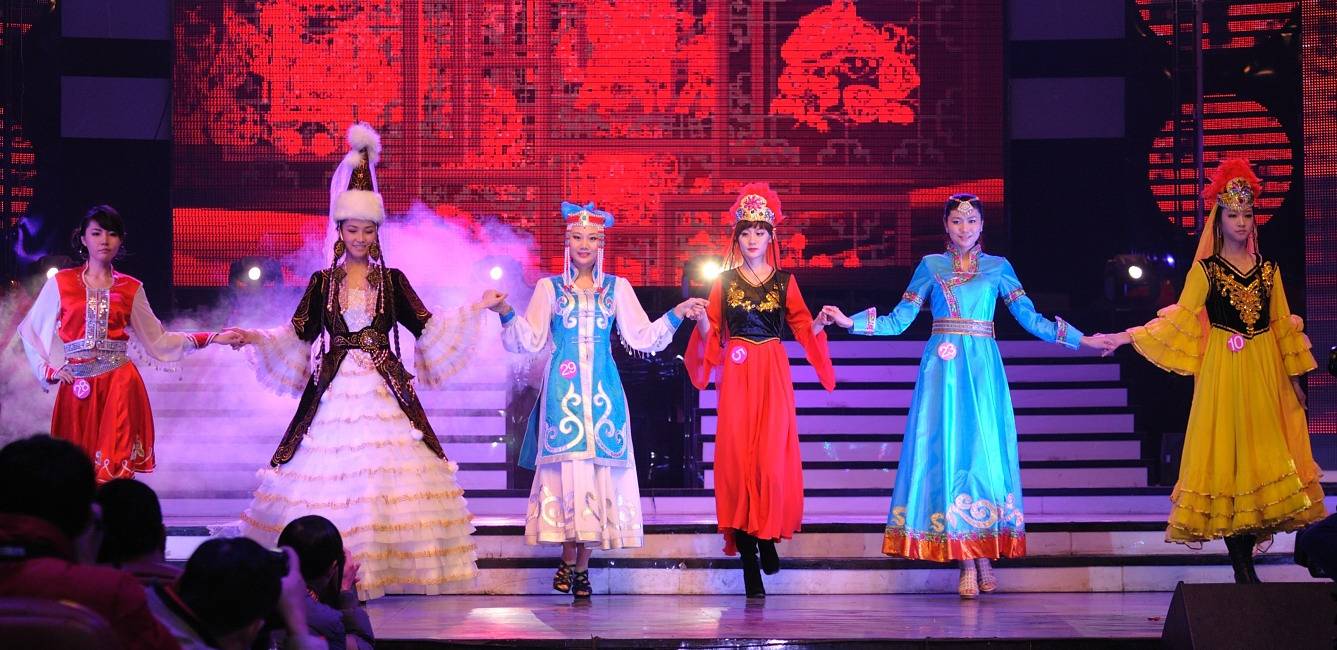 ”红色青春季“2021世界旅游文化小姐大赛中国云南赛区正式签约！