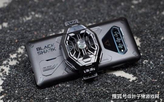 利器|怪兽级游戏利器君临天下 黑鲨4Pro游戏手机首发开箱评测